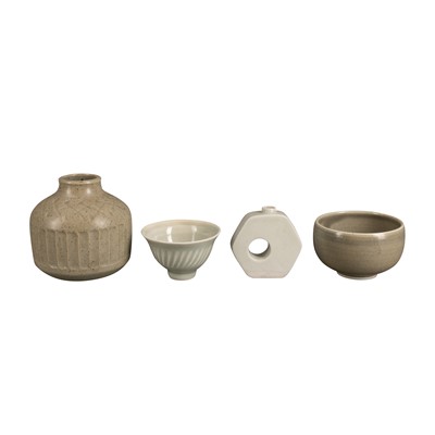 Lot 361 - A group of studio pottery by various makers