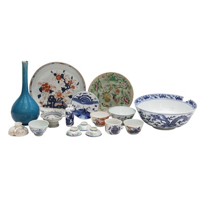 Lot 603 - A group of Chinese and Japanese ceramics, 18th - 20th century