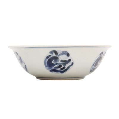 Lot 694 - A Chinese blue and white bowl, Qing dynasty