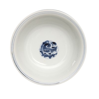 Lot 92 - A Chinese blue and white bowl, Qing dynasty