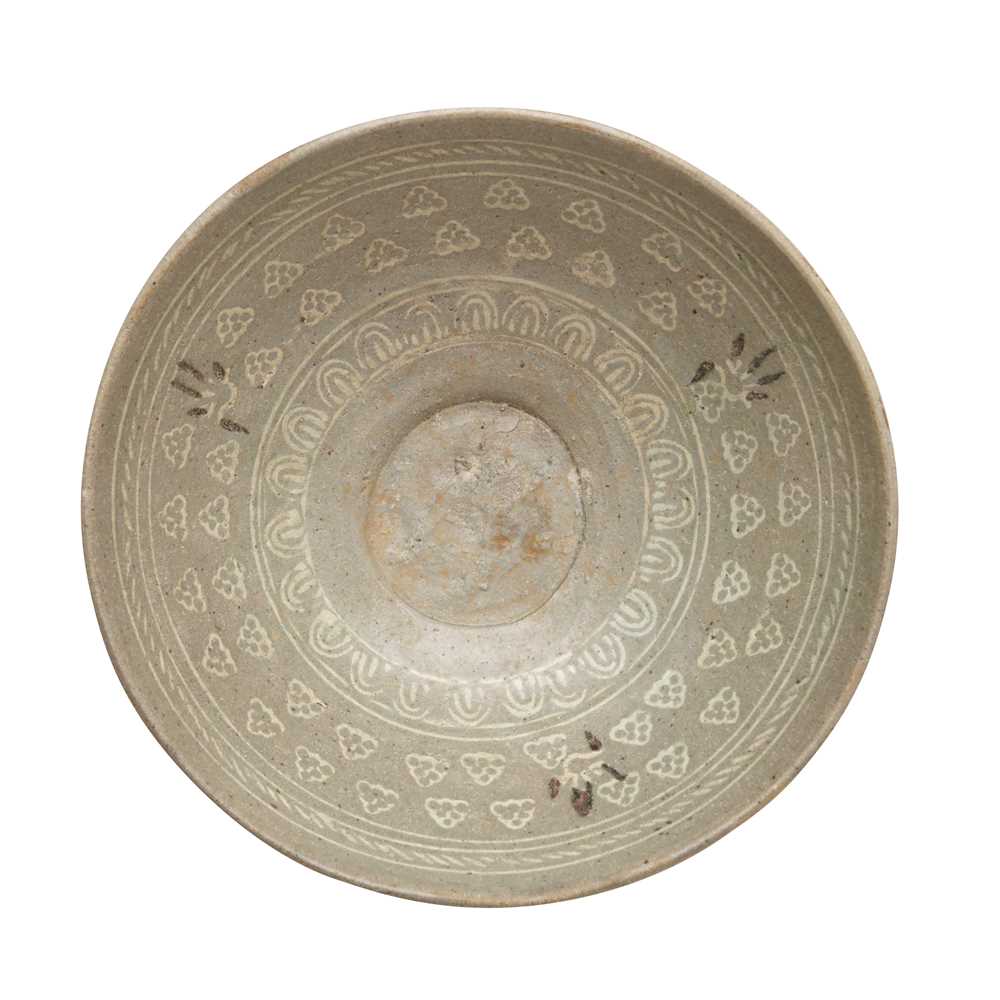 Lot 797 - A Korean celadon sangam slip-inlaid bowl, Goryeo dynasty