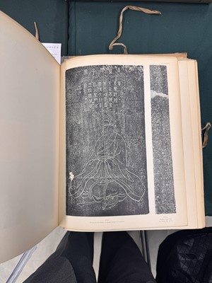Lot 410 - Édouard Chavannes: Mission archéologique dans la Chine septentrionale, 1909