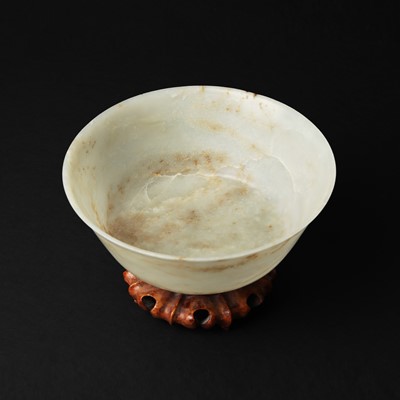Lot 87 - A Chinese white jade bowl and stand, 18th/19th century