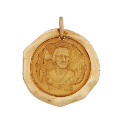 Lot 371 - Asprey & Co. Ι St Jacques gold medallion pendant, circa 1978