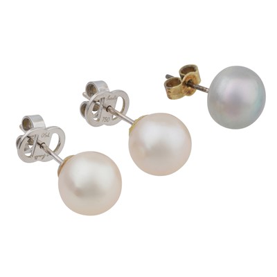 Lot 95 - A pair of pearl stud earrings by Annoushka and a single pearl stud earring
