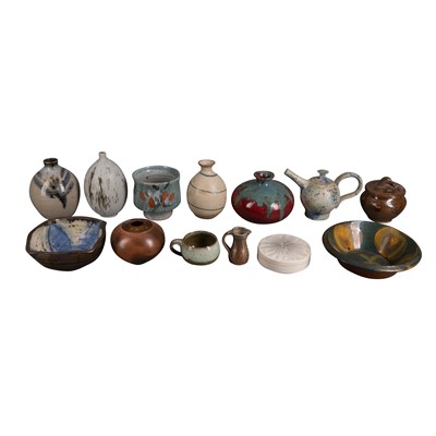 Lot 376 - A group of British studio pottery by various makers