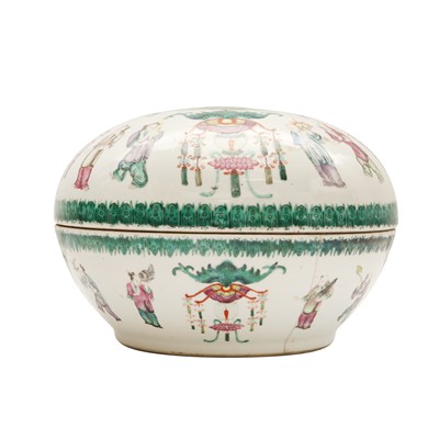 Lot 333 - A Chinese famille-rose food box and cover, Qing dynasty, 19th century