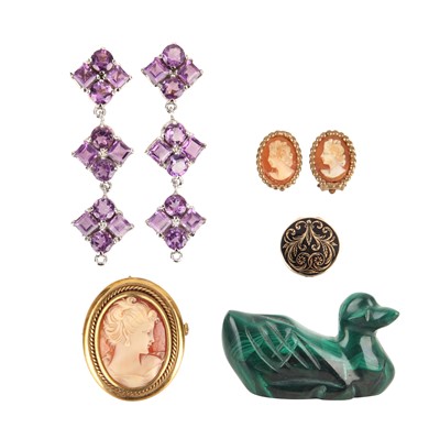 Lot 114 - A collection of miscellaneous items