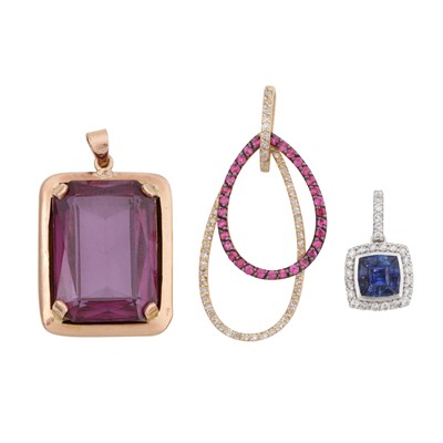 Lot 133 - Three gem-set pendants