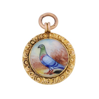 Lot 125 - A bird pendant