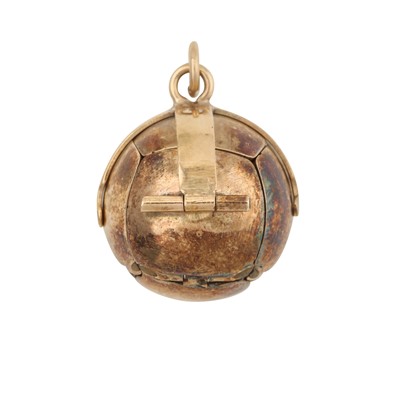 Lot 165 - A Masonic gold pendant