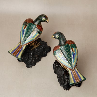 Lot 76 - A pair of Chinese cloisonné enamel bird-form censers, Qing dynasty, Jiaqing period, 18th century