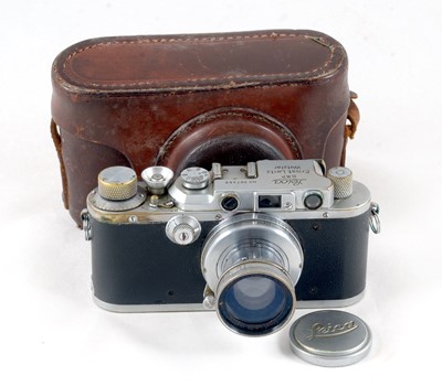 Lot 46 - Leica IIIa Rangefinder Camera Body & 5cm Summar Lens.