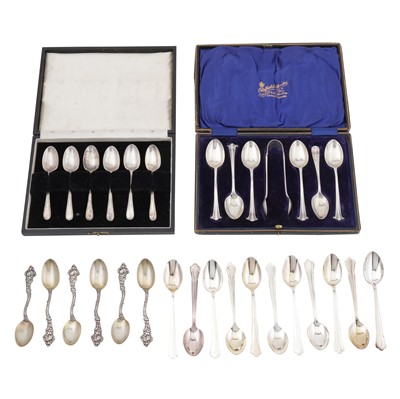 Lot 724 - A mixed group of silver flatware