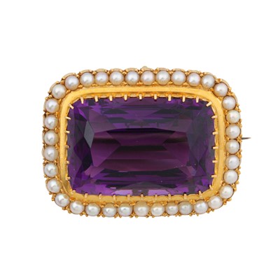 Lot 3 - An amethyst and seed pearl brooch