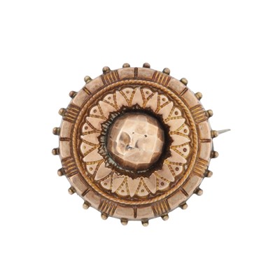 Lot 155 - A memorial brooch