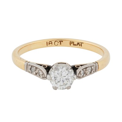 Lot 209 - A diamond ring