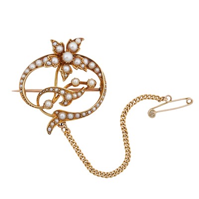 Lot 363 - A seed pearl flower brooch