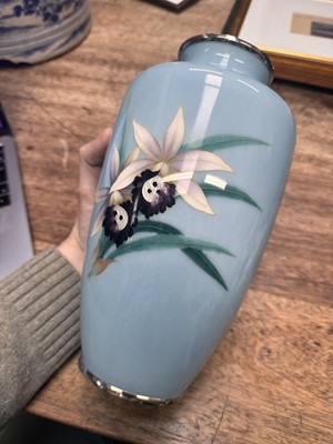 Lot 89 - A Japanese cloisonné enamel 'orchid' vase by Tamura