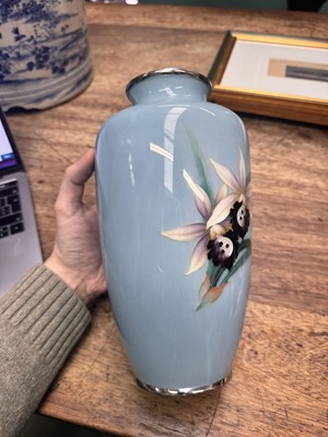 Lot 89 - A Japanese cloisonné enamel 'orchid' vase by Tamura
