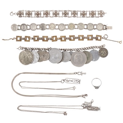 Lot 258 - A collection of jewellery