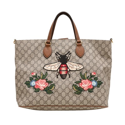 Lot 126 - Gucci Beige GG Supreme Bee Tote