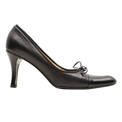 Lot 324 - Chanel Black Classic Bow Heel Pump - Size 40.5