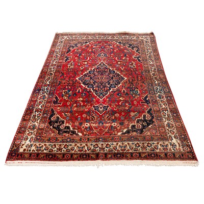 Lot 7 - A fine Bakhtiari rug, west Persia
