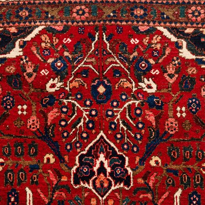 Lot 7 - A fine Bakhtiari rug, west Persia