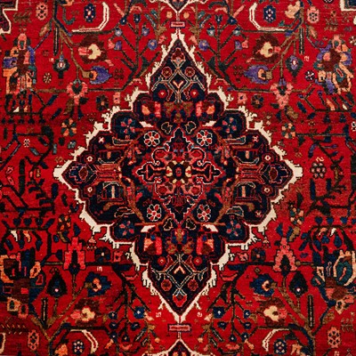 Lot 7 - A fine Bakhtiari rug, west Persia