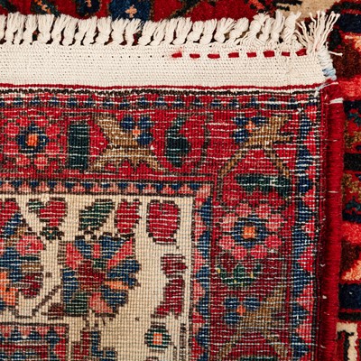 Lot 7 - A fine Bakhtiari rug, west Persia
