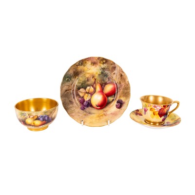 Lot 205 - A group of hand painted Royal Worcester, the majority painted with autumnal fruit