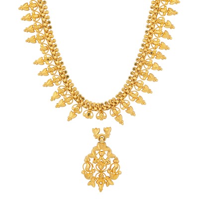 Lot 399 - A fringe necklace