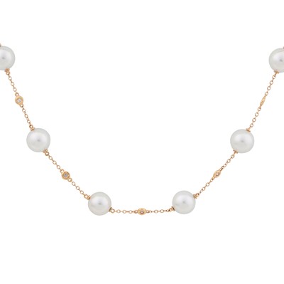 Lot 370 - A pearl and diamond necklace