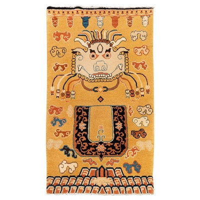 Lot 19 - An unusual fine Chinese rug