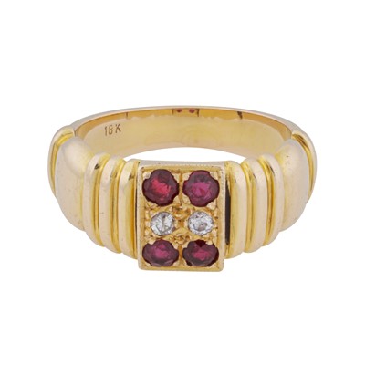 Lot 163 - A ruby and diamond ring