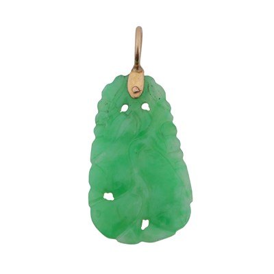 Lot 205 - A carved jadeite pendant
