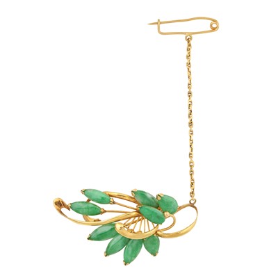 Lot 155 - A jadeite leaf brooch