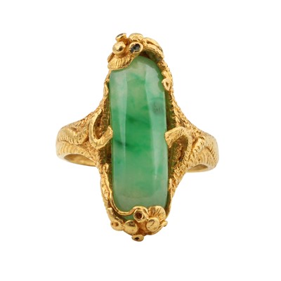 Lot 76 - A jadeite snake ring