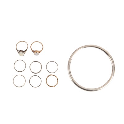 Lot 431 - A collection of jewellery