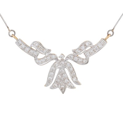 Lot 204 - A diamond pendant necklace
