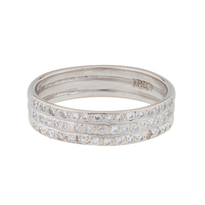 Lot 270 - A diamond ring