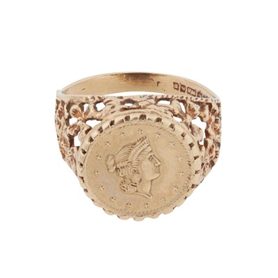 Lot 407 - A fantasy coin ring