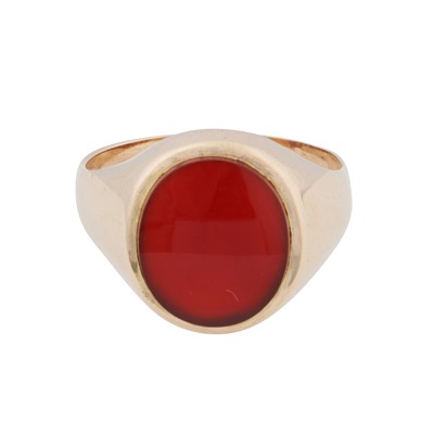 Lot 420 - A carnelian signet ring