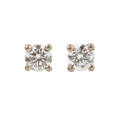 Lot 275 - A pair of diamond stud earrings