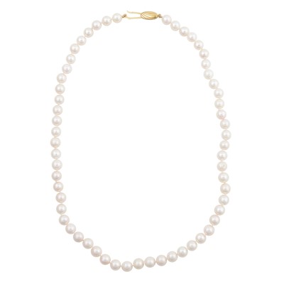 Lot 174 - A single strand pearl necklace