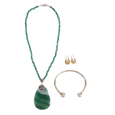 Lot 318 - A collection of jewellery