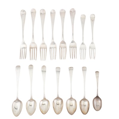 Lot 773 - A mixed group of George III – IV sterling silver flatware