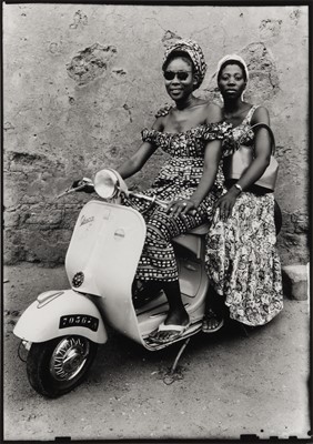 Lot 271 - Seydou Keïta (1921-2001)