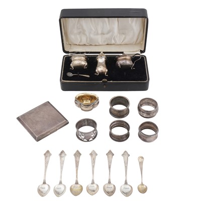 Lot 726 - A mixed group of sterling silver